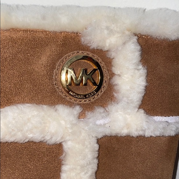 Michael Kors boots, genuine sheep fur - Picture 2 of 7